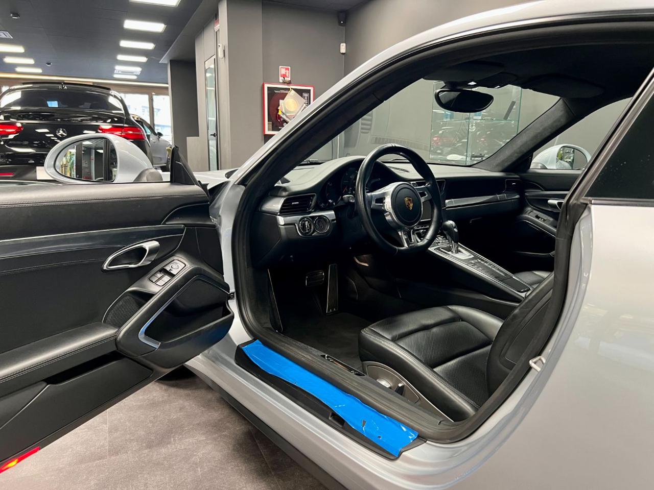 PORSCHE 911 3.4 Carrera 4 Coupé - 6