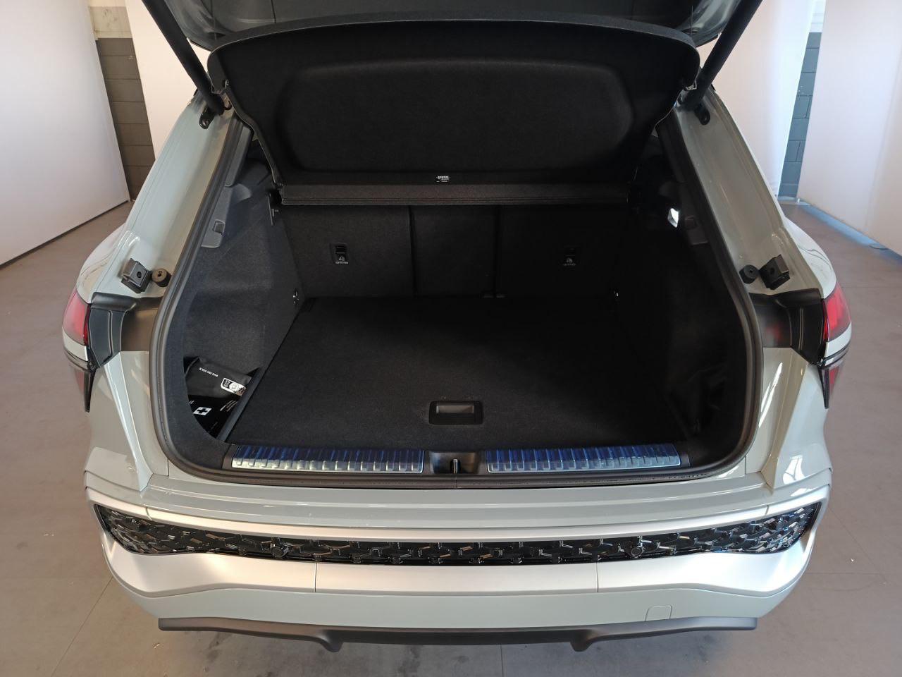 AUDI Q3 TFSI 110 kW mHEV S tronic S Line edition - 10