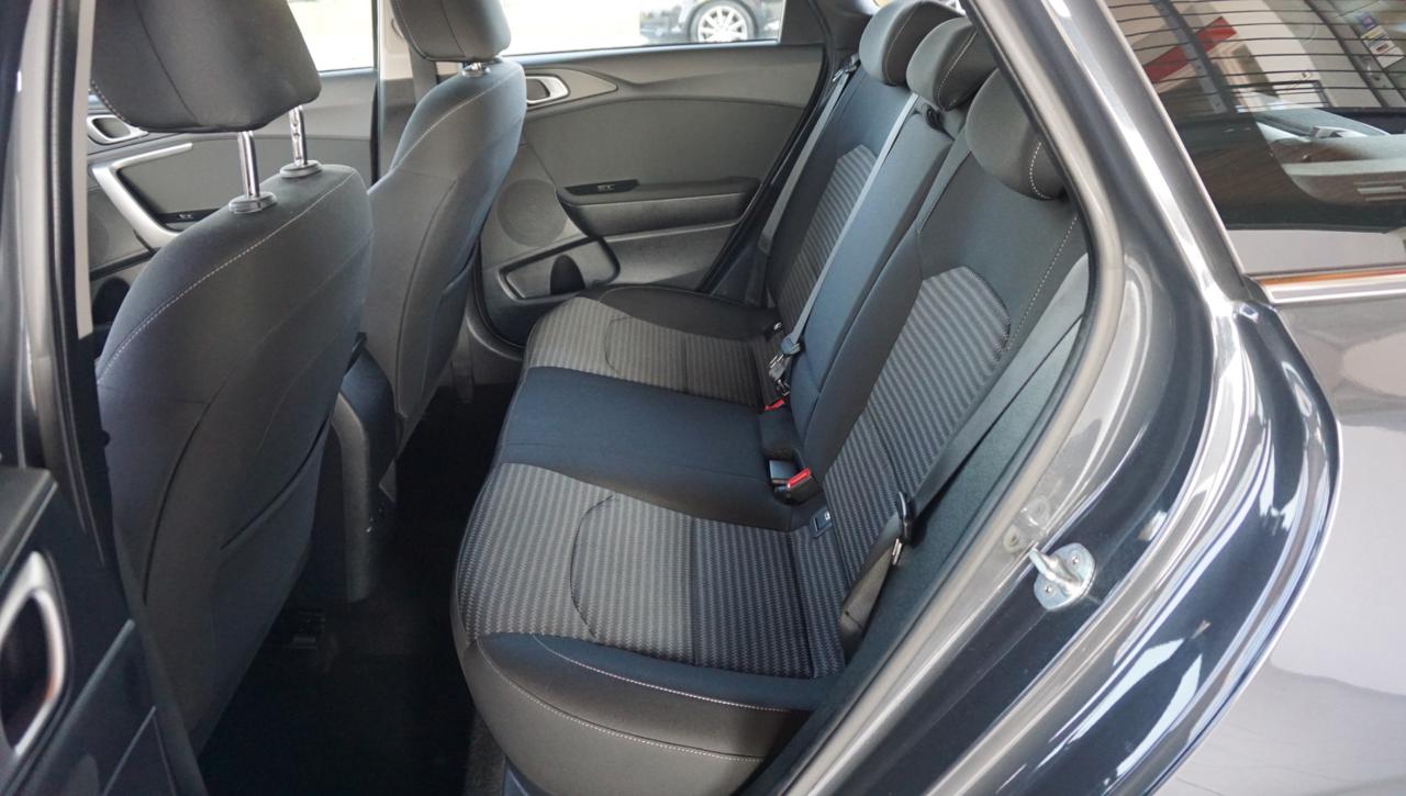 KIA Ceed 1.6 CRDi 136 CV MHEV DCT SW Business - 28