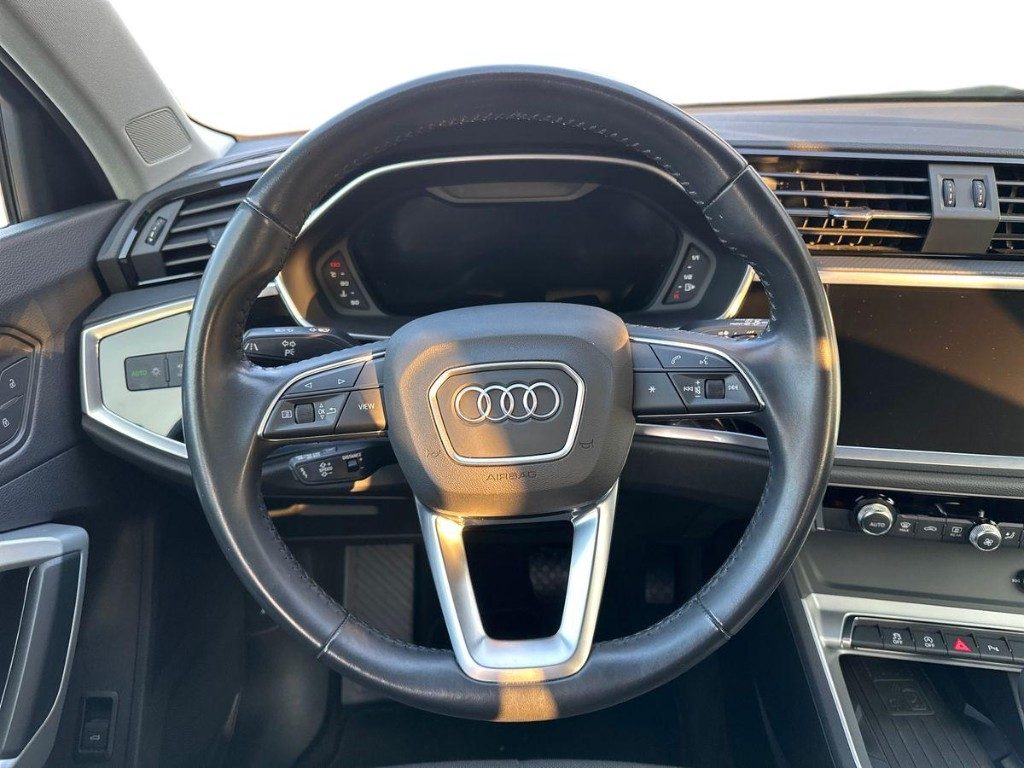 AUDI Q3 35 TFSI S tronic S-line edition - 11