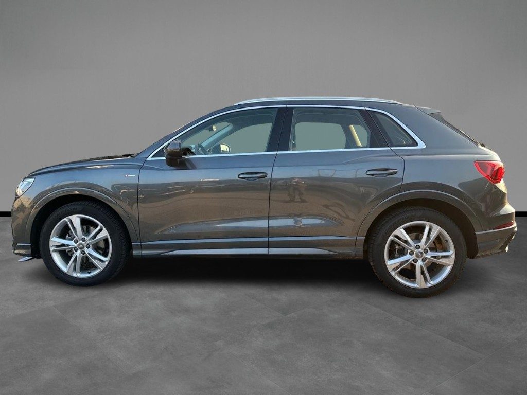 AUDI Q3 35 TFSI S tronic S-line edition - 2