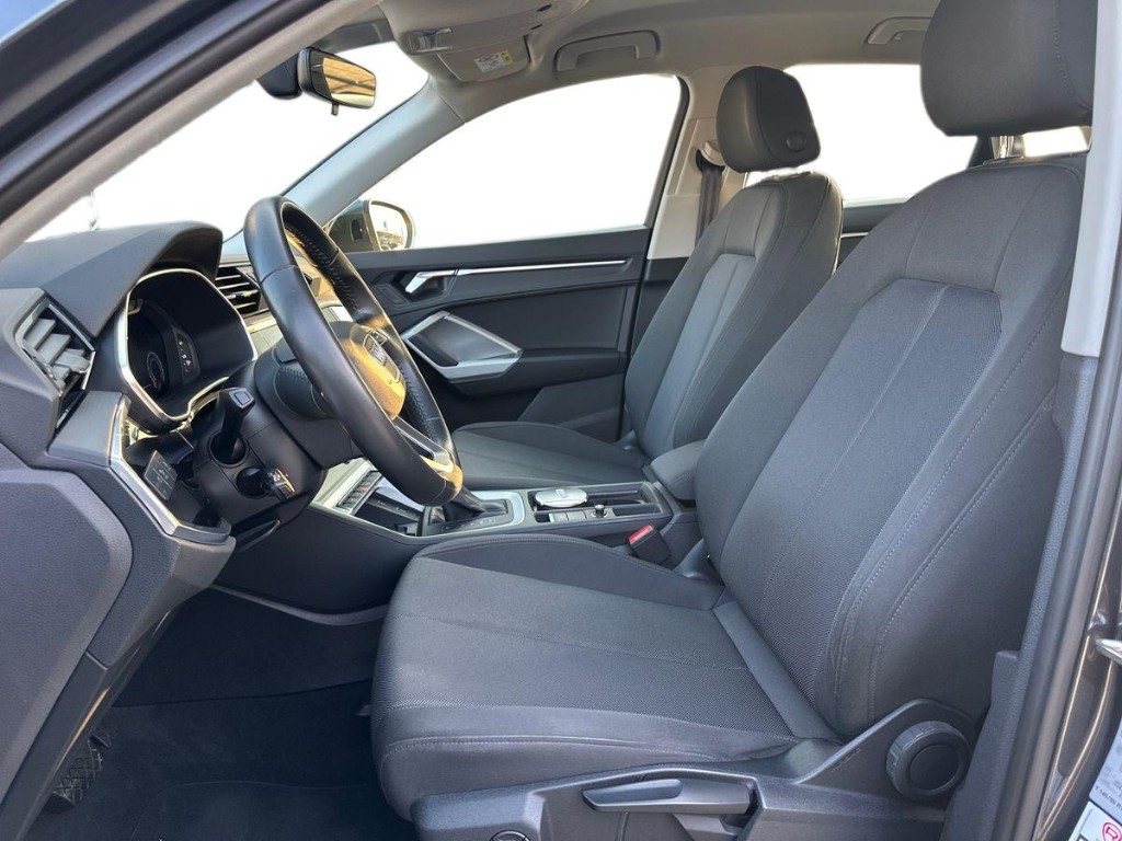 AUDI Q3 35 TFSI S tronic S-line edition - 8