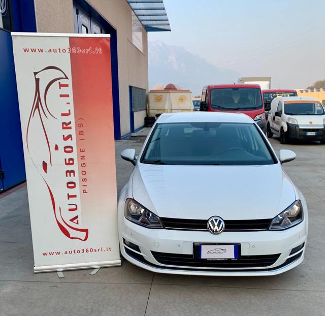 VOLKSWAGEN Golf Bianco pastello