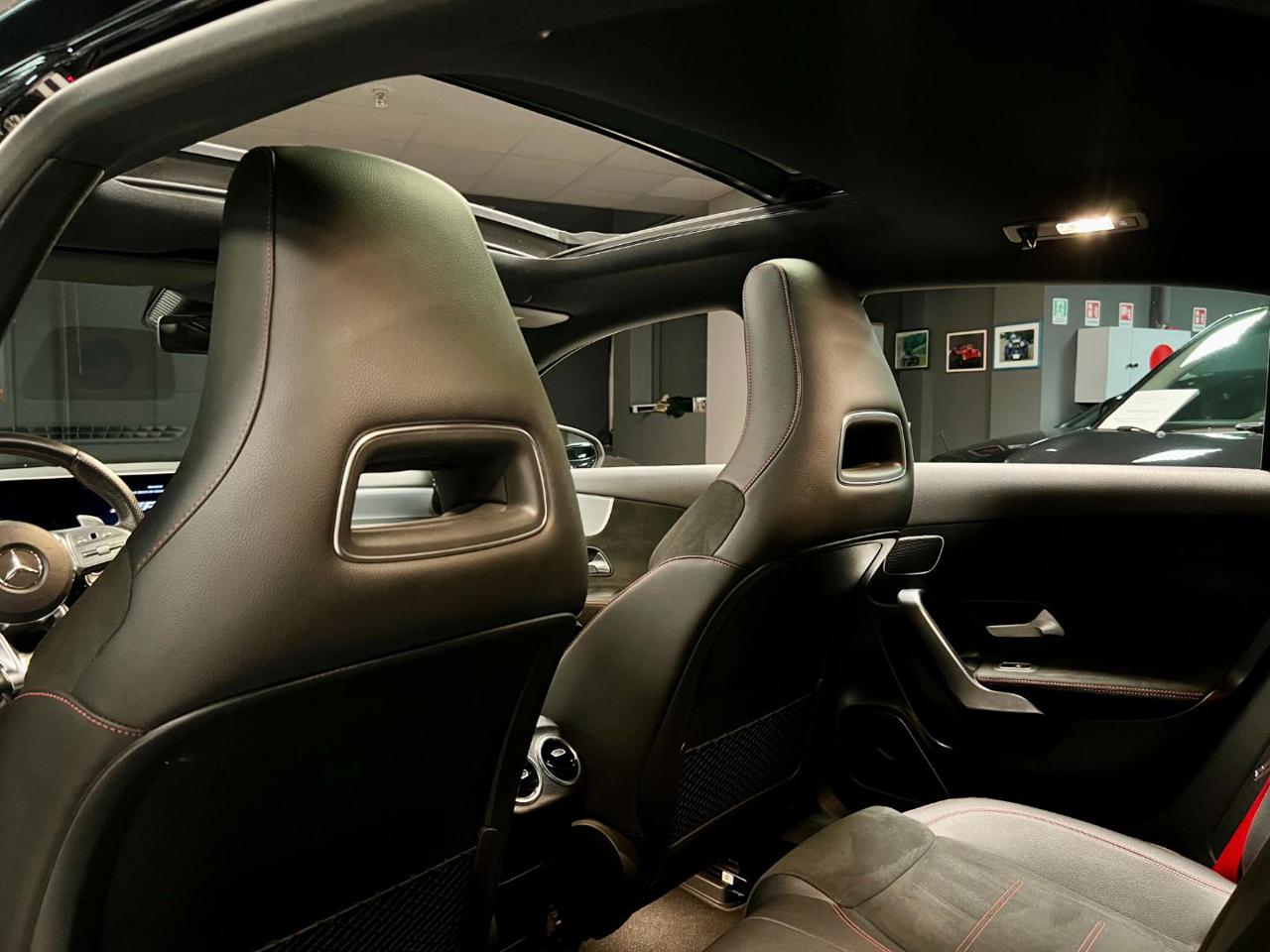 MERCEDES-BENZ A 35 AMG 4Matic - 17