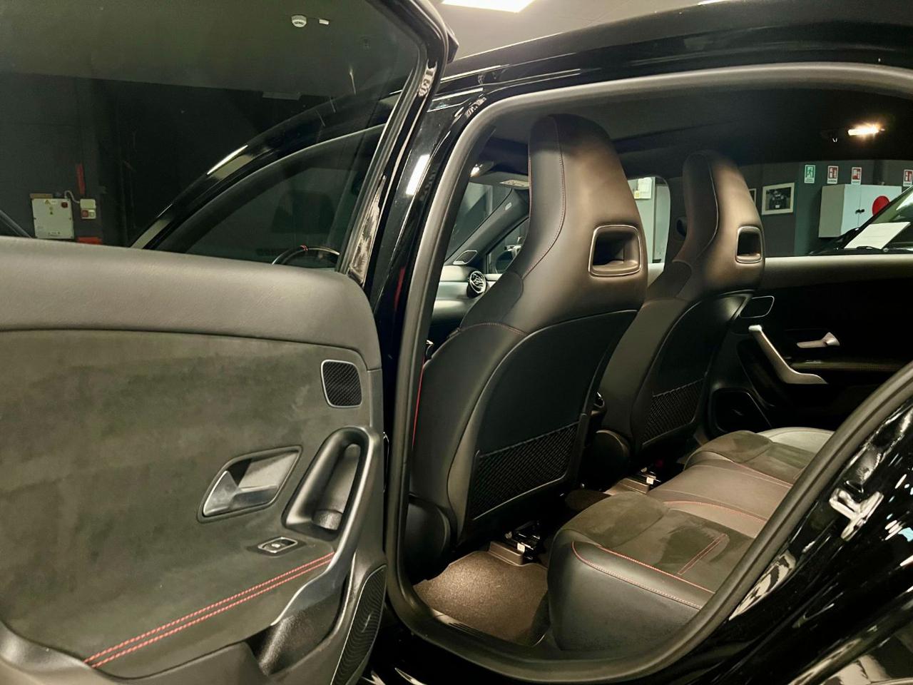 MERCEDES-BENZ A 35 AMG 4Matic - 13