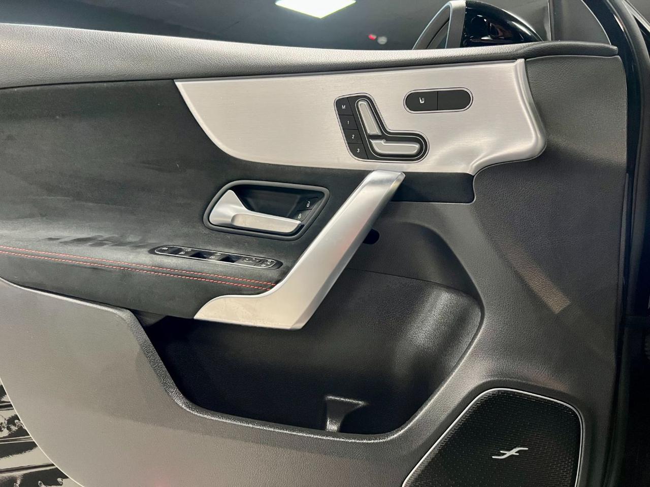 MERCEDES-BENZ A 35 AMG 4Matic - 18