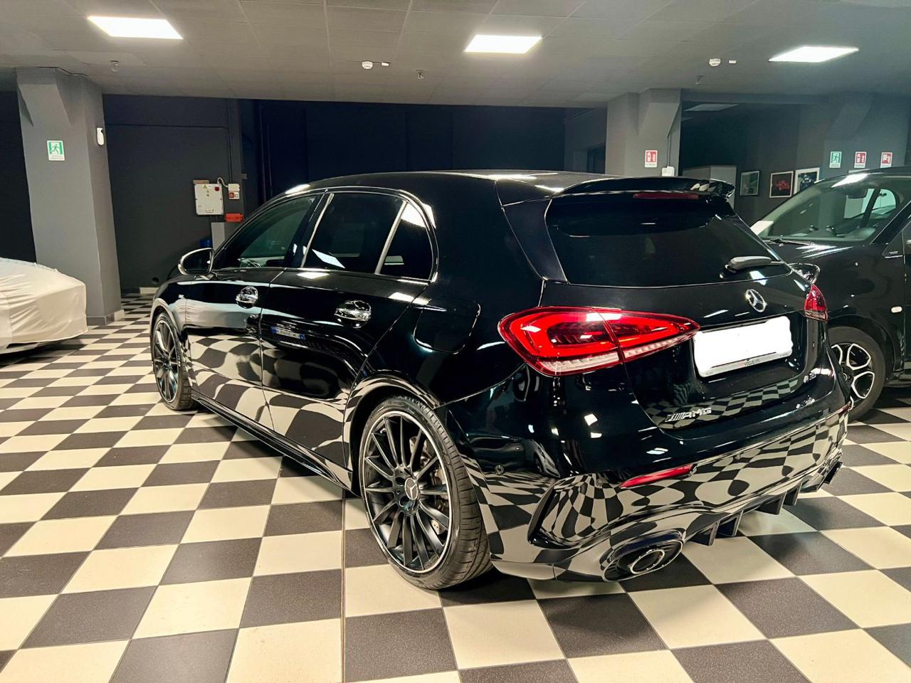 MERCEDES-BENZ A 35 AMG 4Matic - 3