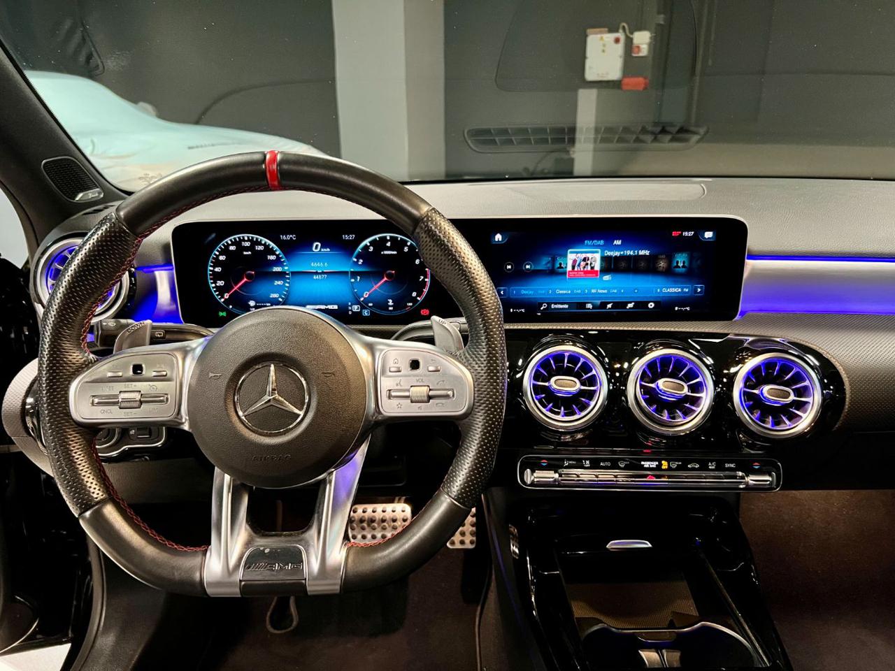 MERCEDES-BENZ A 35 AMG 4Matic - 20