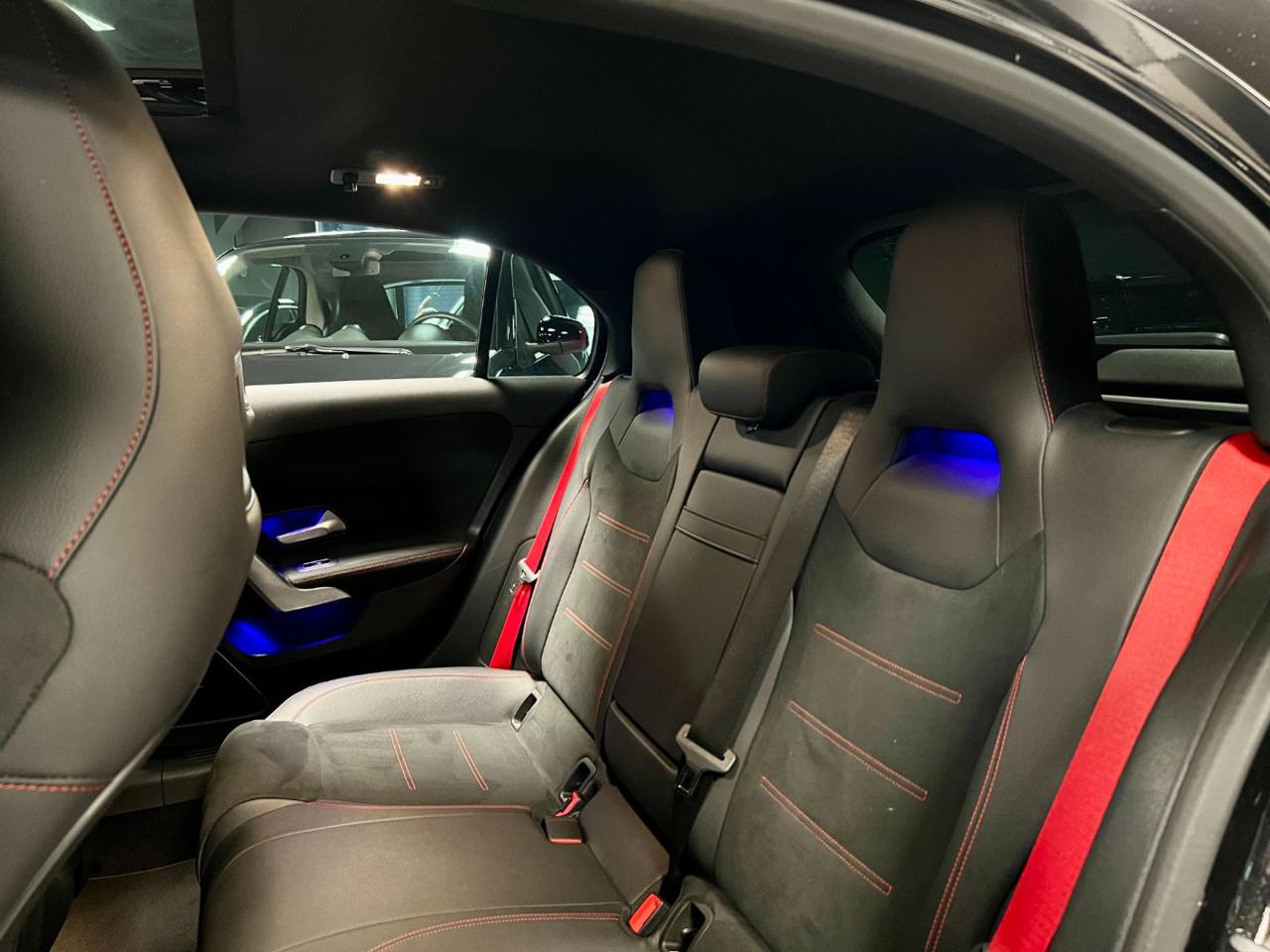 MERCEDES-BENZ A 35 AMG 4Matic - 23