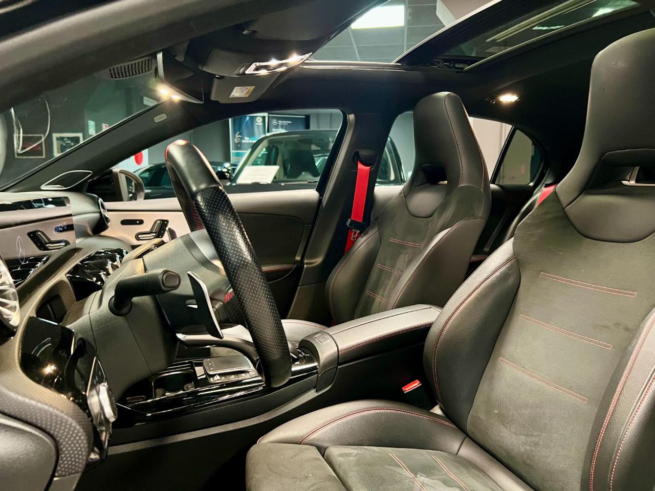 MERCEDES-BENZ A 35 AMG 4Matic - 15