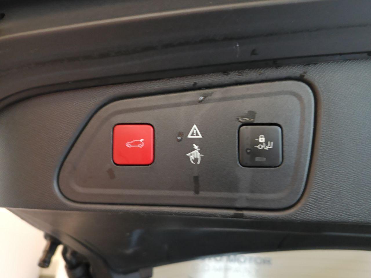 PEUGEOT 3008 BlueHDi 180 S&S EAT8 GT - 16