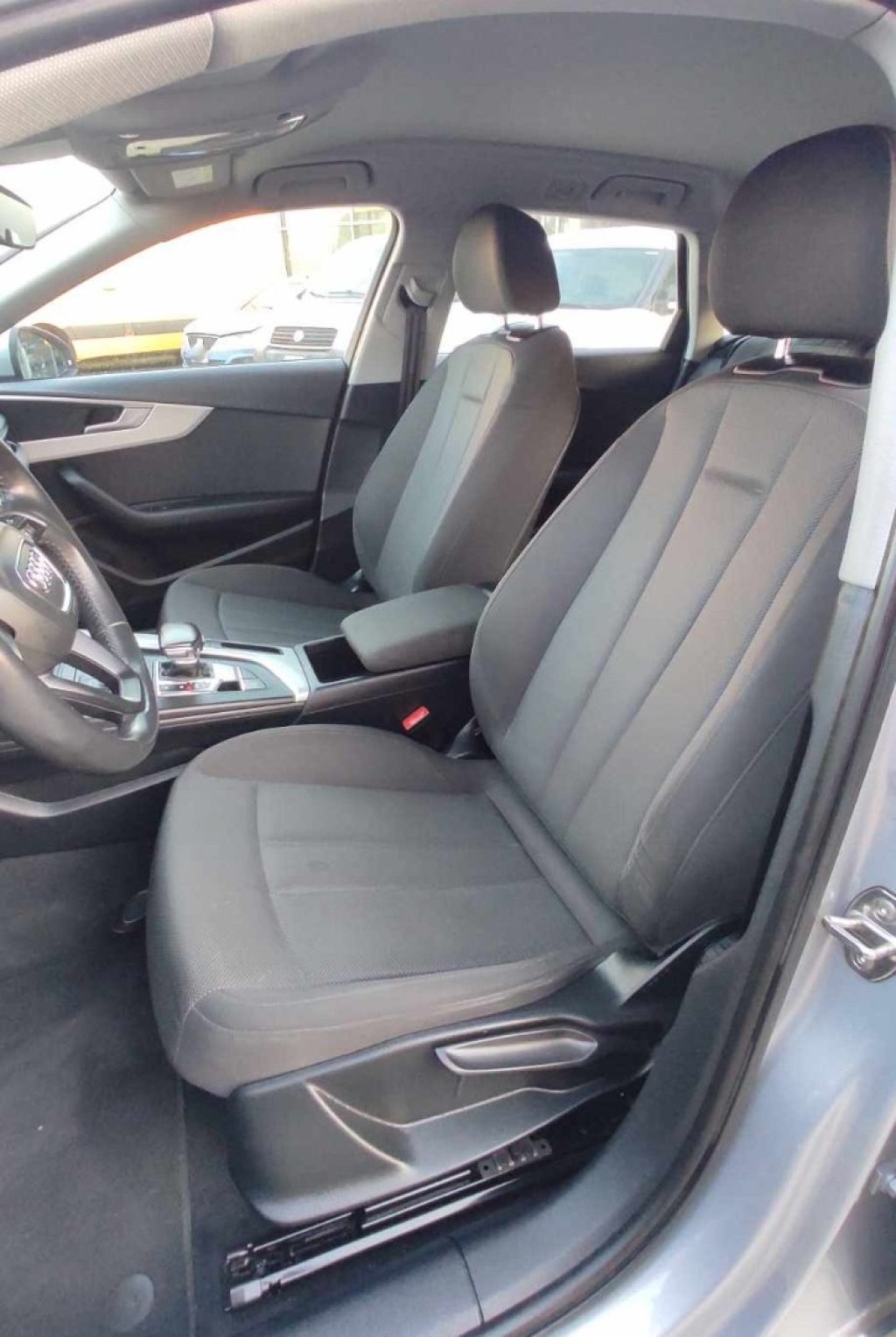 AUDI A4 Avant 35 TDI S tronic Business - 4