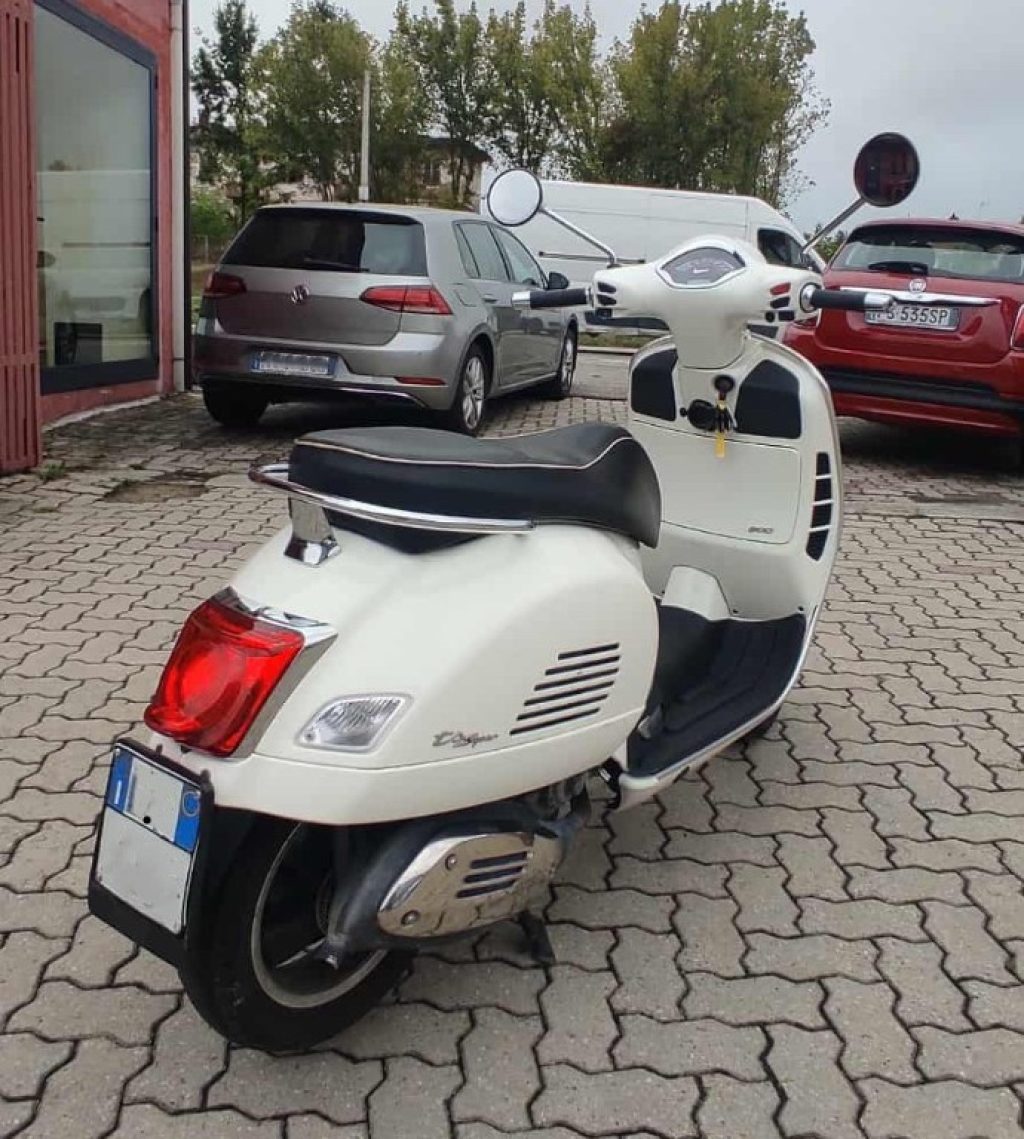 VESPA GTS 300 Super GTS 300 HPE SUPER ABS - 2
