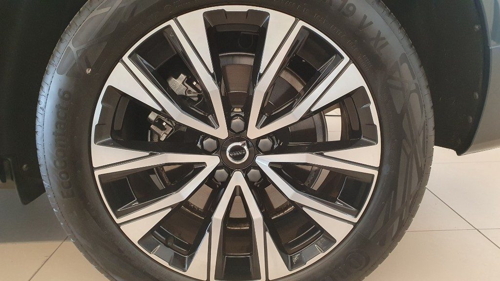 VOLVO XC60 B4 (d) AWD automatico Plus Bright - Foto 5