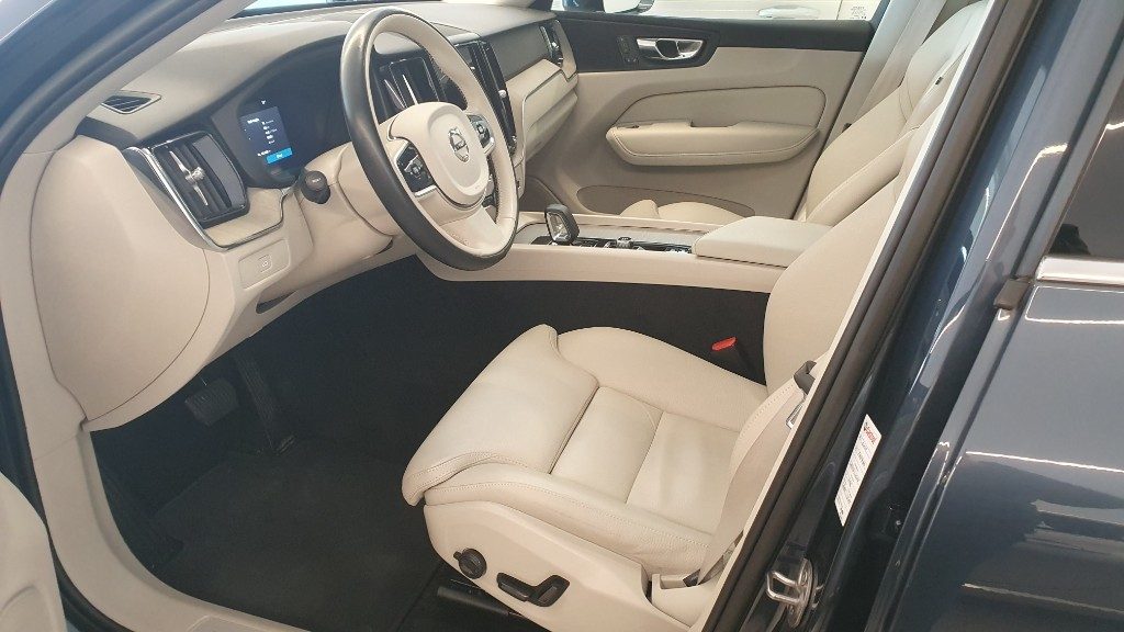 VOLVO XC60 B4 (d) AWD automatico Plus Bright - Foto 6