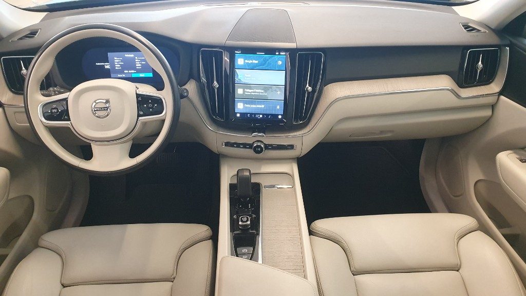 VOLVO XC60 B4 (d) AWD automatico Plus Bright - Grid Foto 11