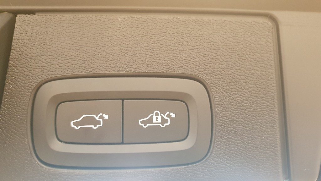 VOLVO XC60 B4 (d) AWD automatico Plus Bright - Grid Foto 13