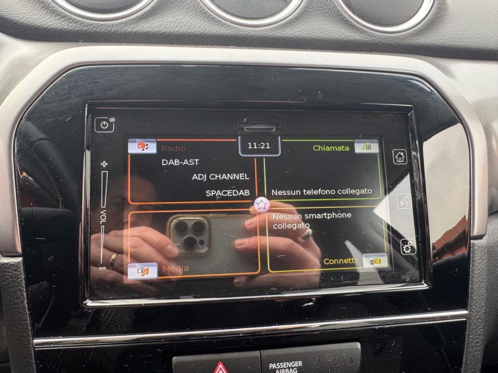 SUZUKI Vitara 1.4 Hybrid 130CV COOL - 12