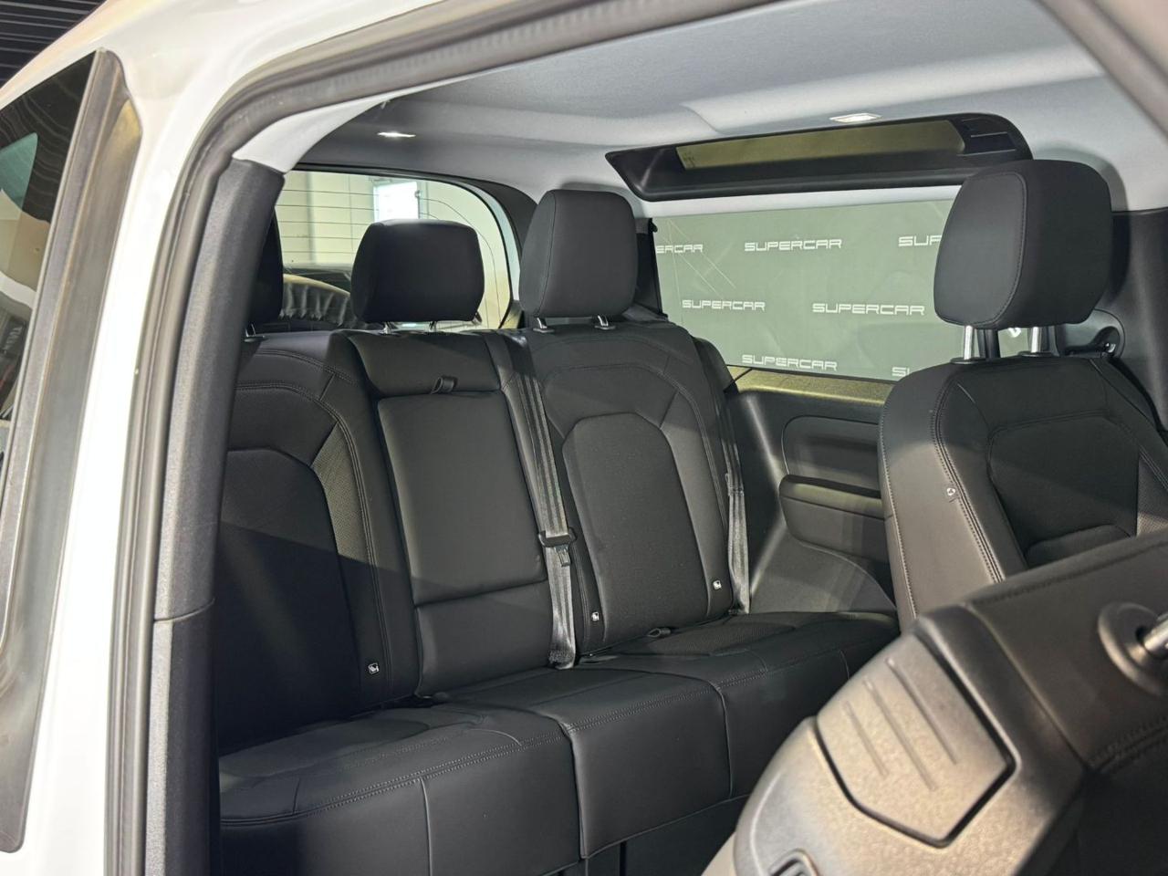 LAND ROVER Defender 90 3.0D I6 200 CV AWD Auto S - 10