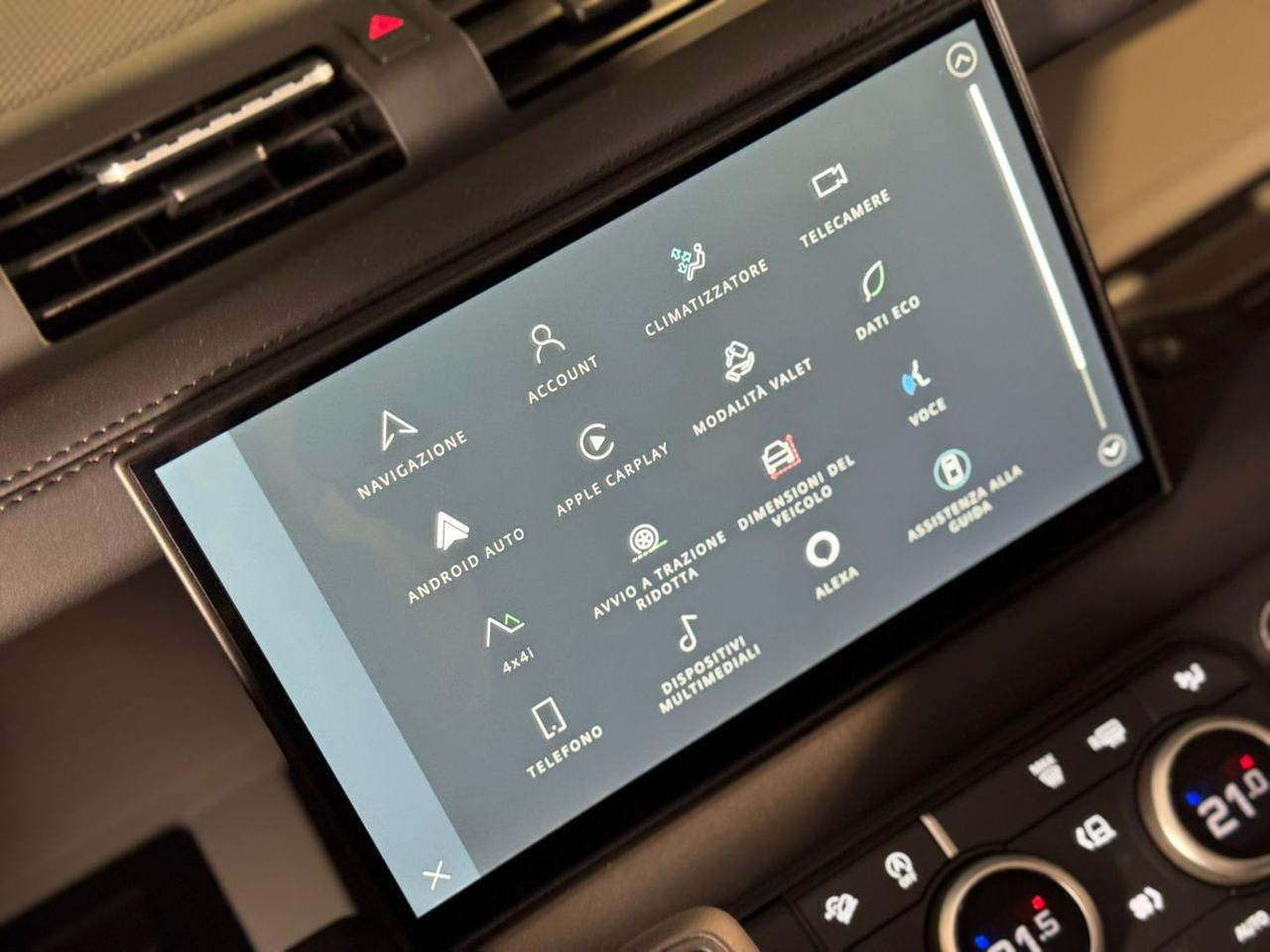 LAND ROVER Defender 90 3.0D I6 200 CV AWD Auto S - 15