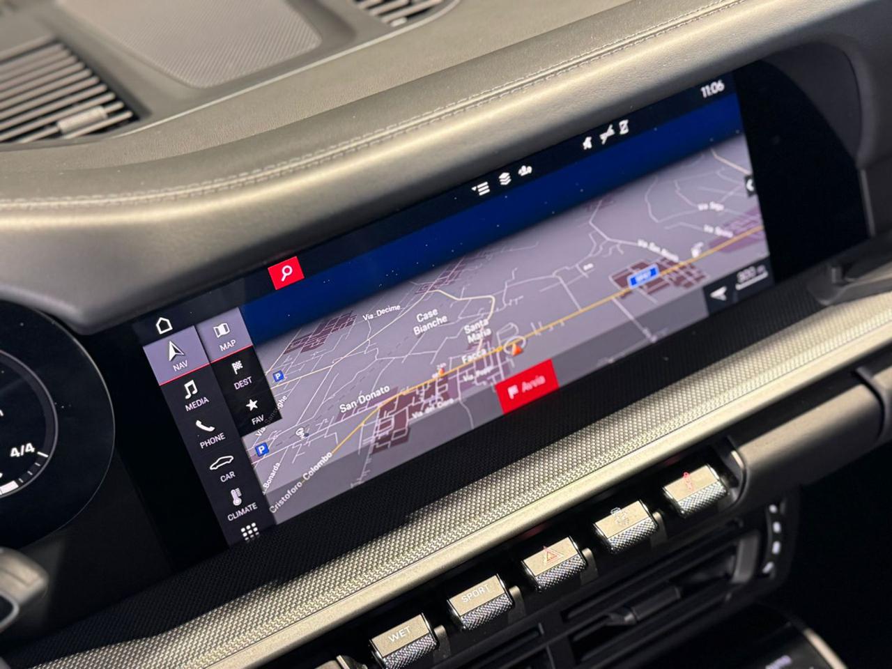 PORSCHE 911 Carrera - 17