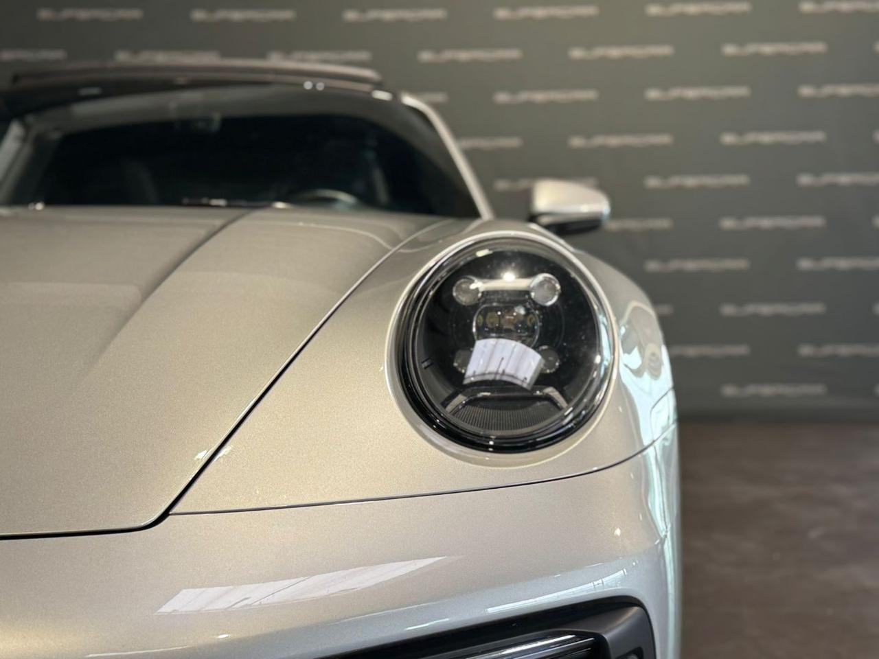 PORSCHE 911 Carrera - 7