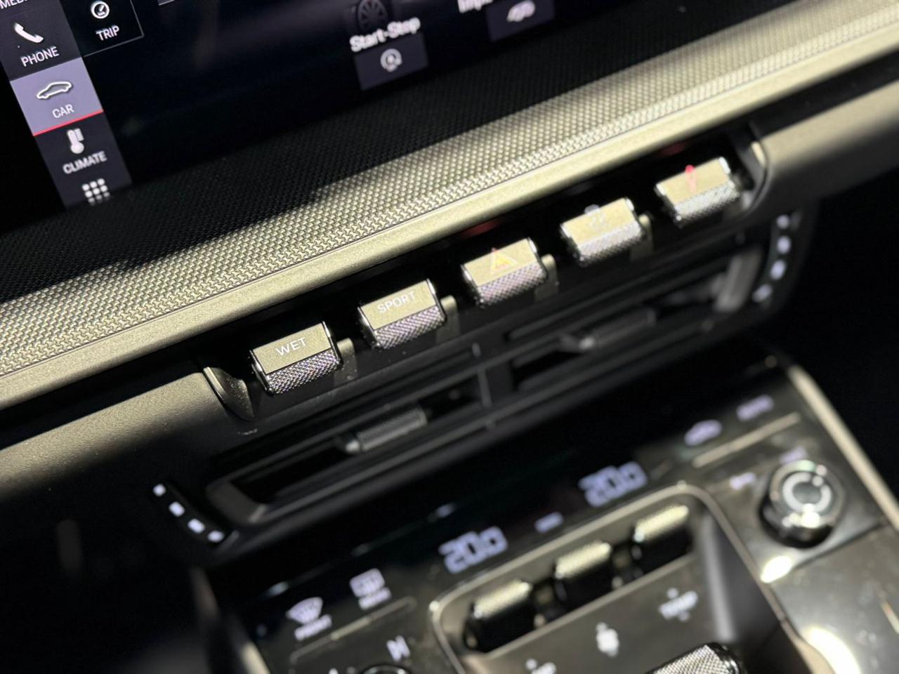 PORSCHE 911 Carrera - 16