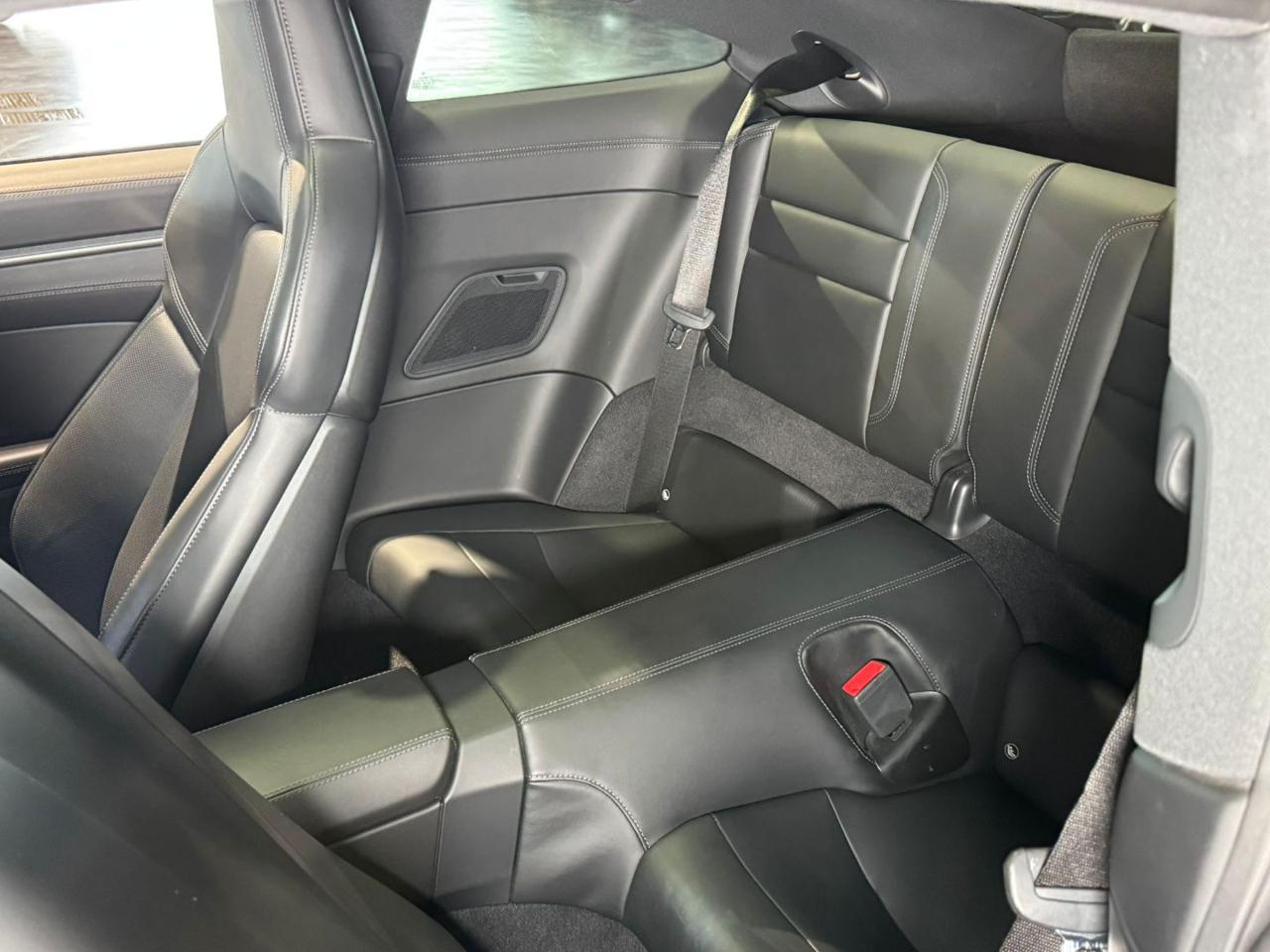 PORSCHE 911 Carrera - 13