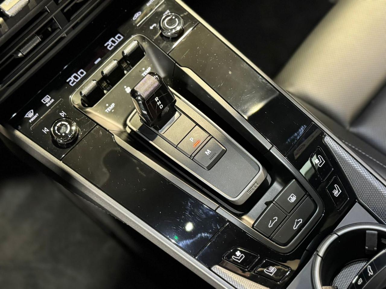 PORSCHE 911 Carrera - 18