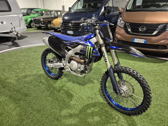 YAMAHA YZ 450 F Blu pastello