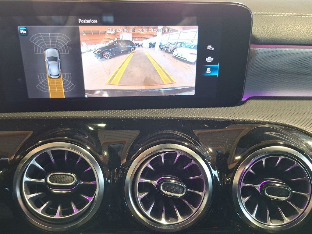 MERCEDES-BENZ A 180 d Premium Aut - 10