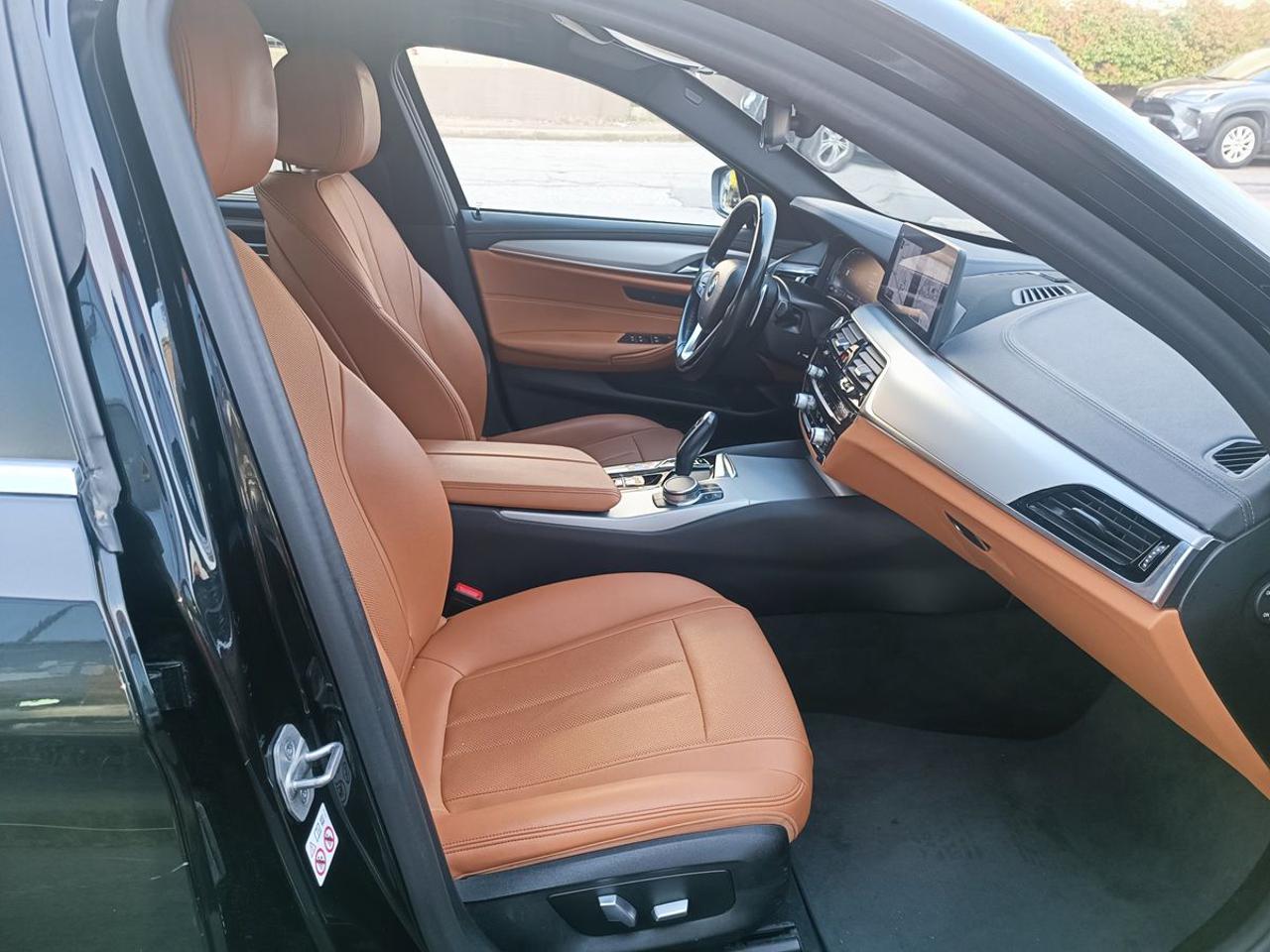 BMW 530 d 48V xDrive Luxury - 14