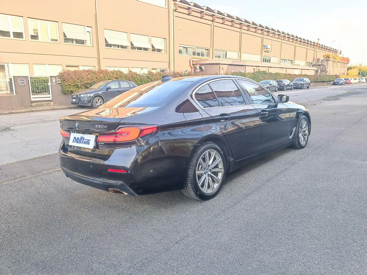 BMW 530 d 48V xDrive Luxury - 25