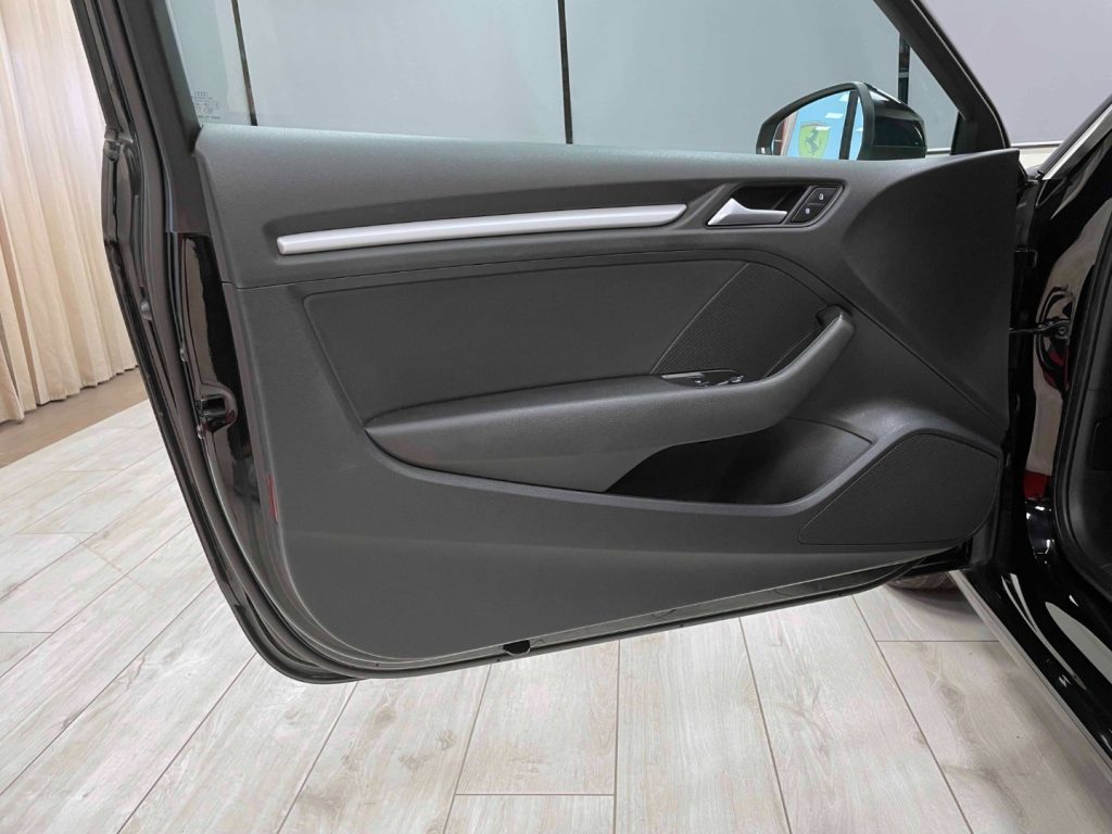 AUDI A3 3P 1.6 TDI 110CV - 12