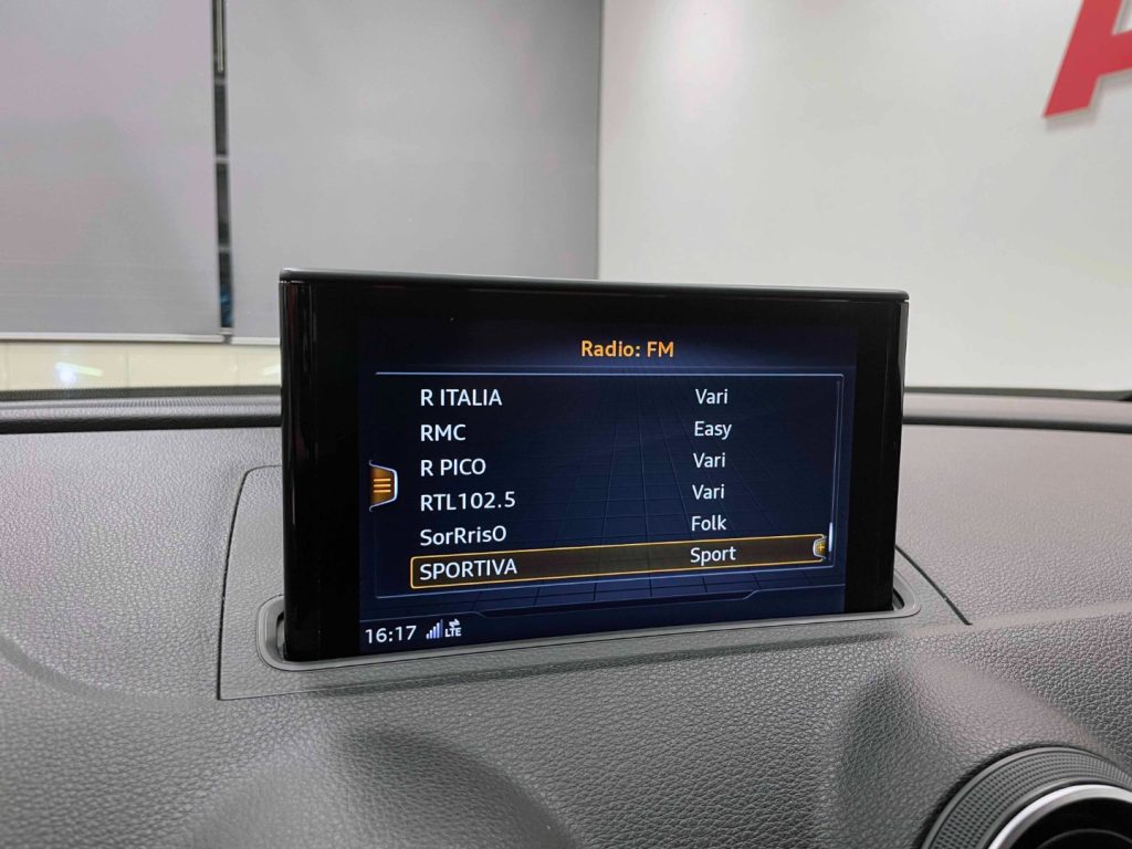 AUDI A3 3P 1.6 TDI 110CV - 25