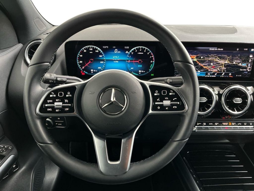 MERCEDES-BENZ GLA 250 e EQ-Power Automatic Sport Plus - 11