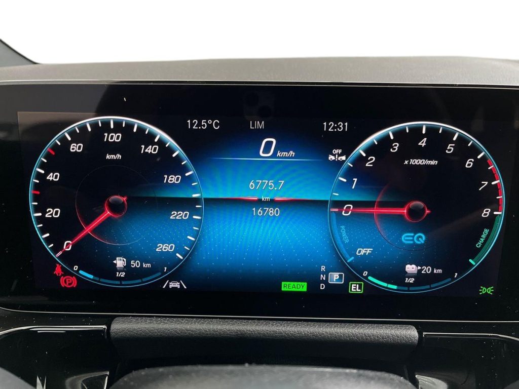 MERCEDES-BENZ GLA 250 e EQ-Power Automatic Sport Plus - 8