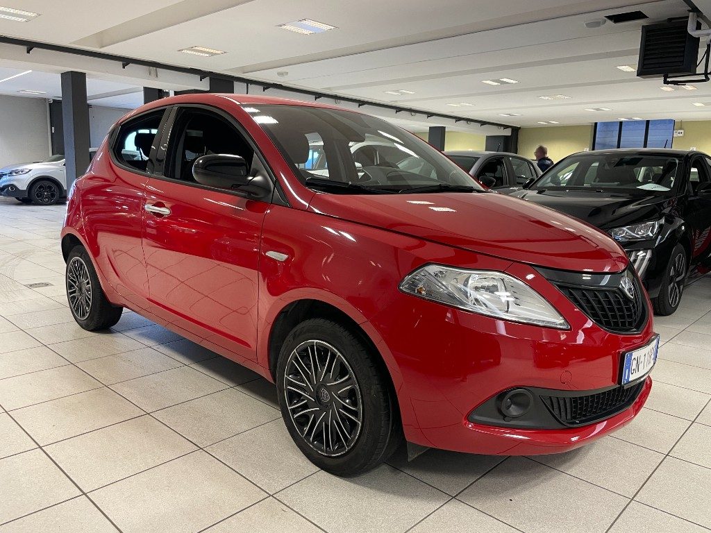 LANCIA Ypsilon 1.0 FireFly 5 porte Hybrid Silver+5posti+Bluetooth - 2