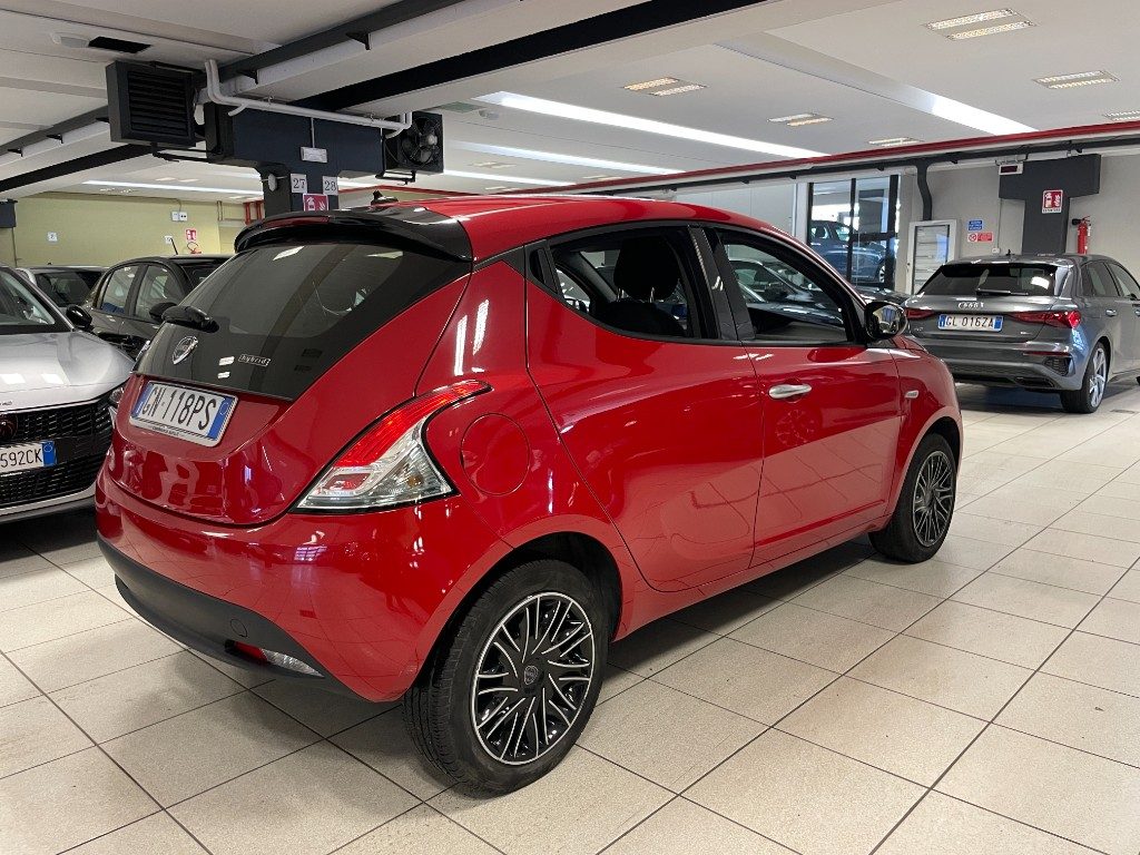 LANCIA Ypsilon 1.0 FireFly 5 porte Hybrid Silver+5posti+Bluetooth - 3