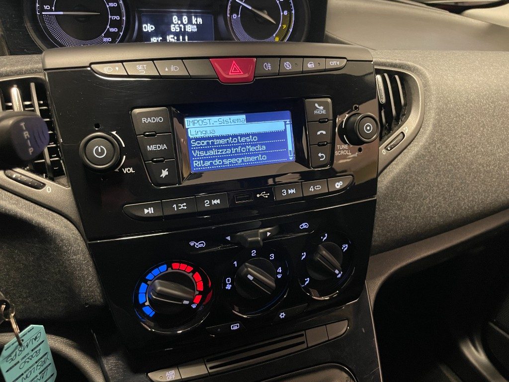 LANCIA Ypsilon 1.0 FireFly 5 porte Hybrid Silver+5posti+Bluetooth - 11