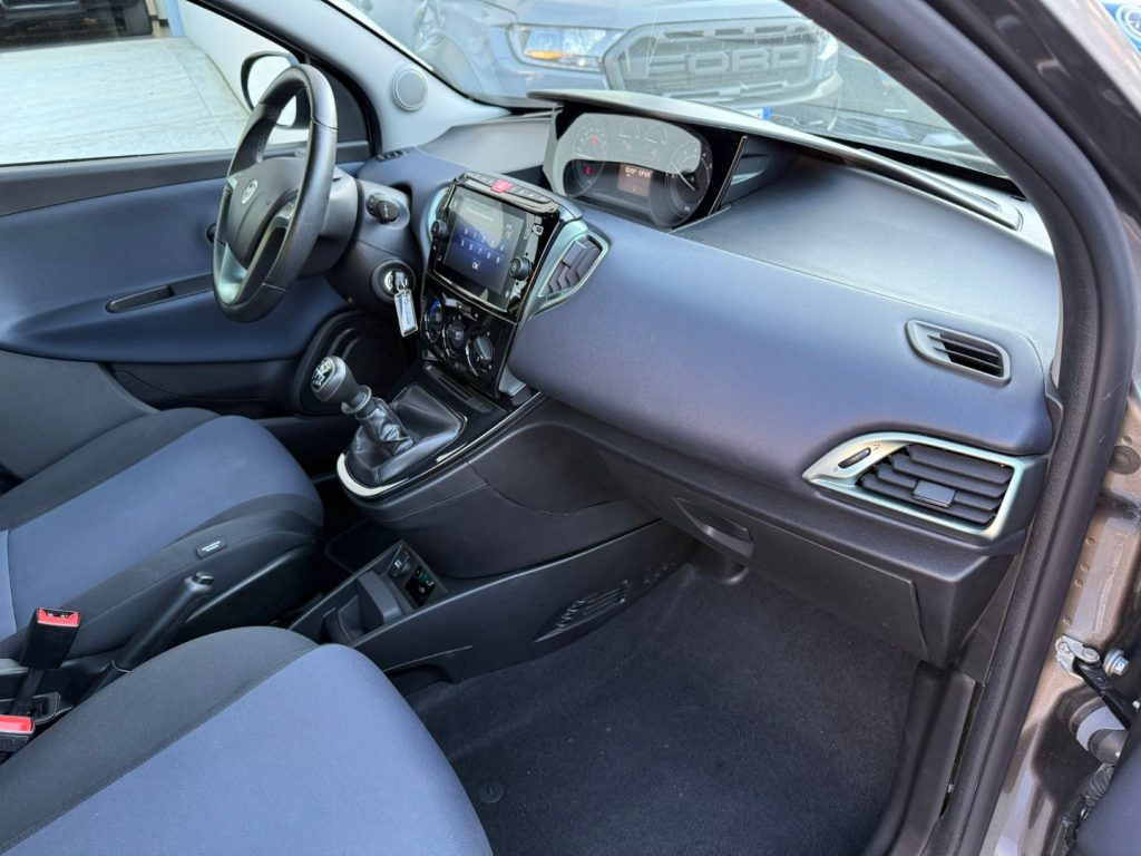 LANCIA Ypsilon 1.0 FireFly 5 porte S&S Hybrid Platino - 11