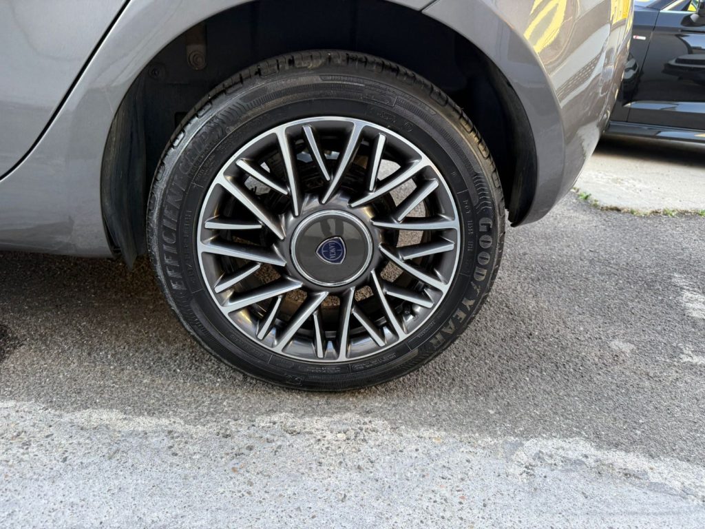 LANCIA Ypsilon 1.0 FireFly 5 porte S&S Hybrid Platino - 10