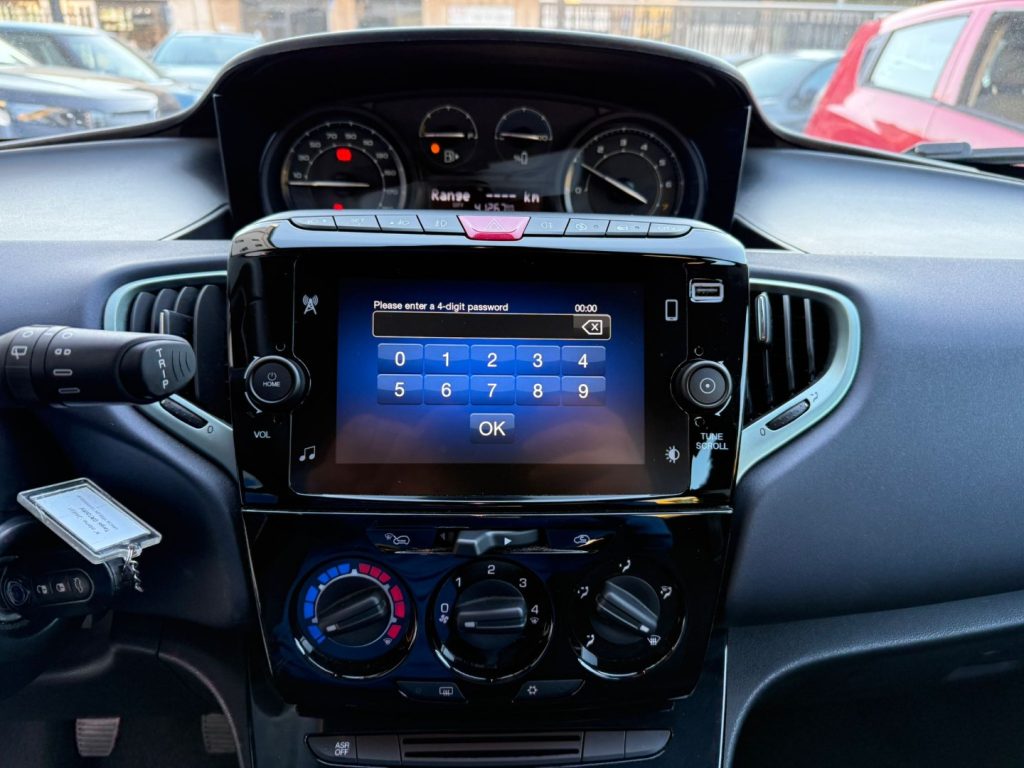 LANCIA Ypsilon 1.0 FireFly 5 porte S&S Hybrid Platino - 15