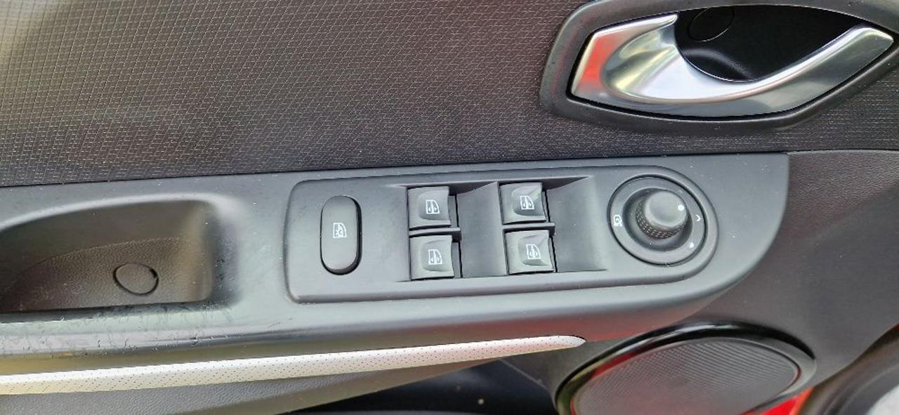 RENAULT Clio dCi 8V 75CV Start&Stop 5 porte Energy DUEL - 6