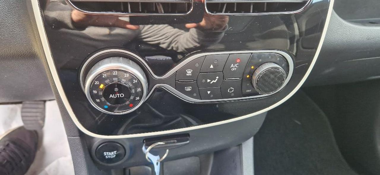 RENAULT Clio dCi 8V 75CV Start&Stop 5 porte Energy DUEL - 12