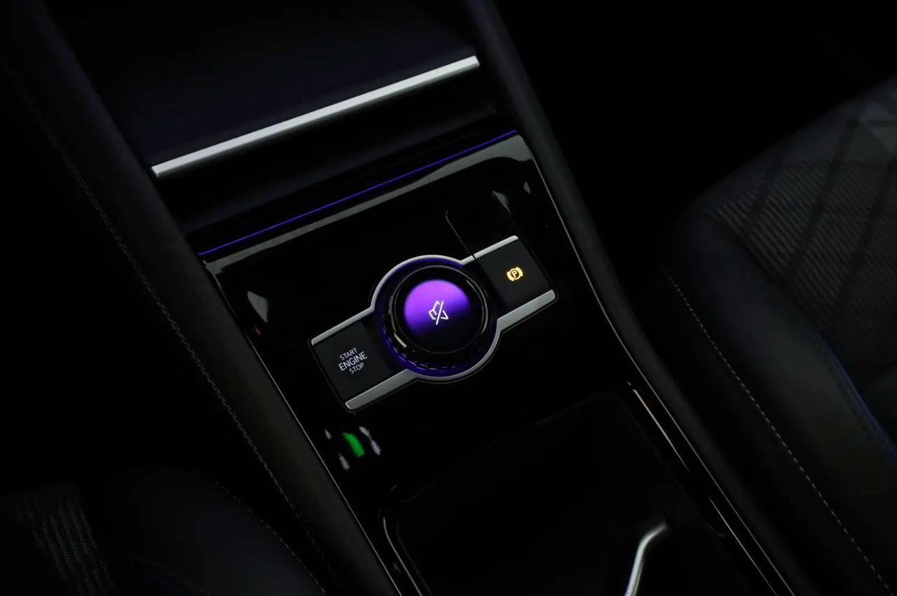 VOLKSWAGEN Tiguan 2.0 TDI 150CV DSG R LINE TETTO - NAVI - CERCHI 20 - 13