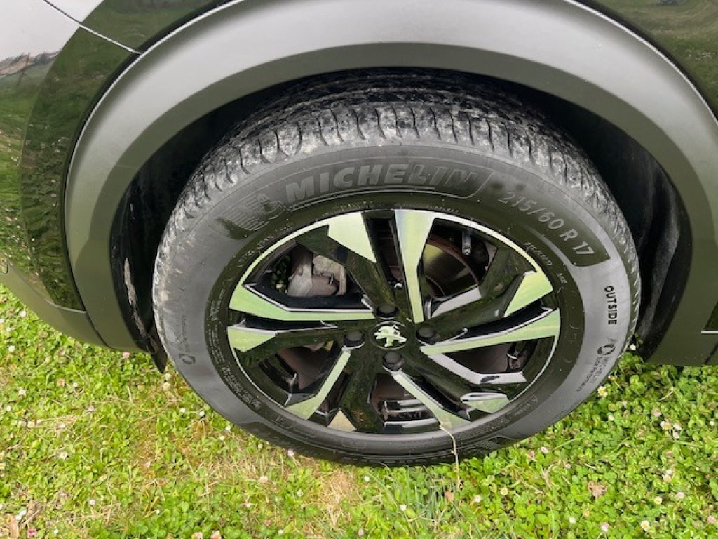 PEUGEOT 2008 BlueHDi 110 S&S Allure Pack - 5