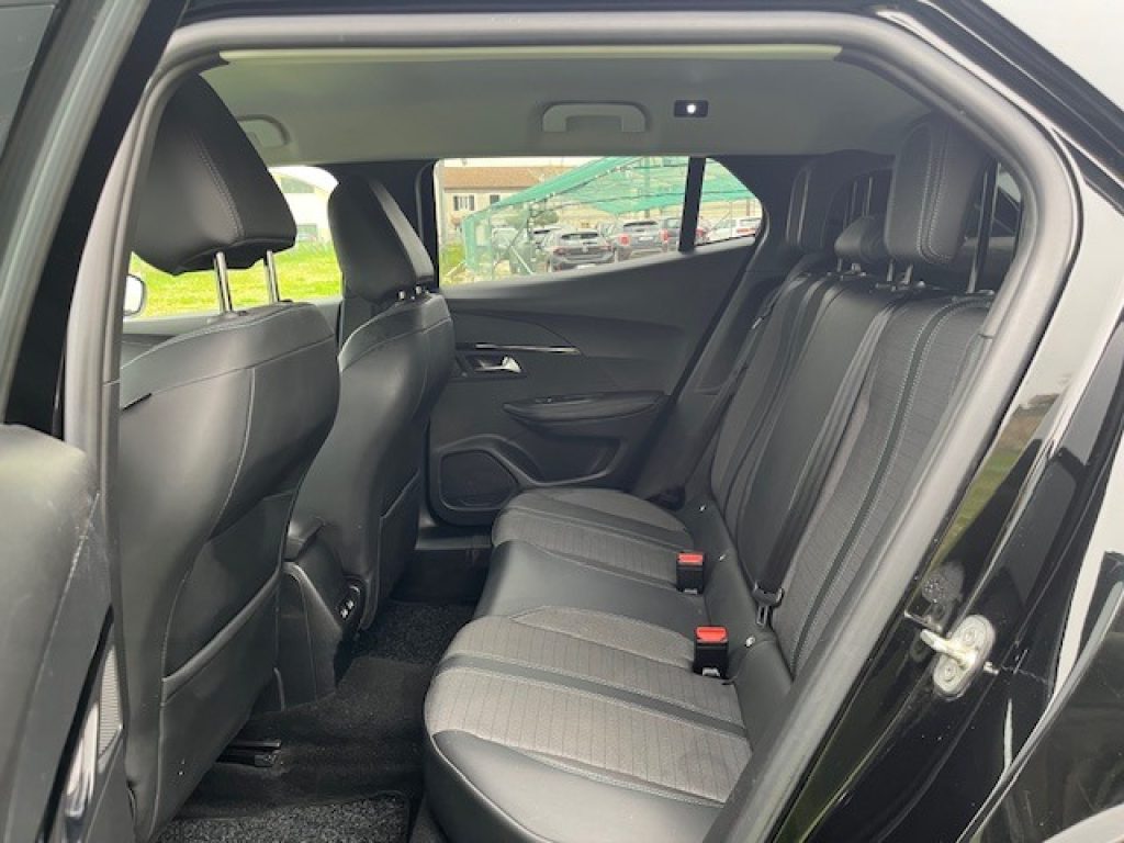 PEUGEOT 2008 BlueHDi 110 S&S Allure Pack - 17