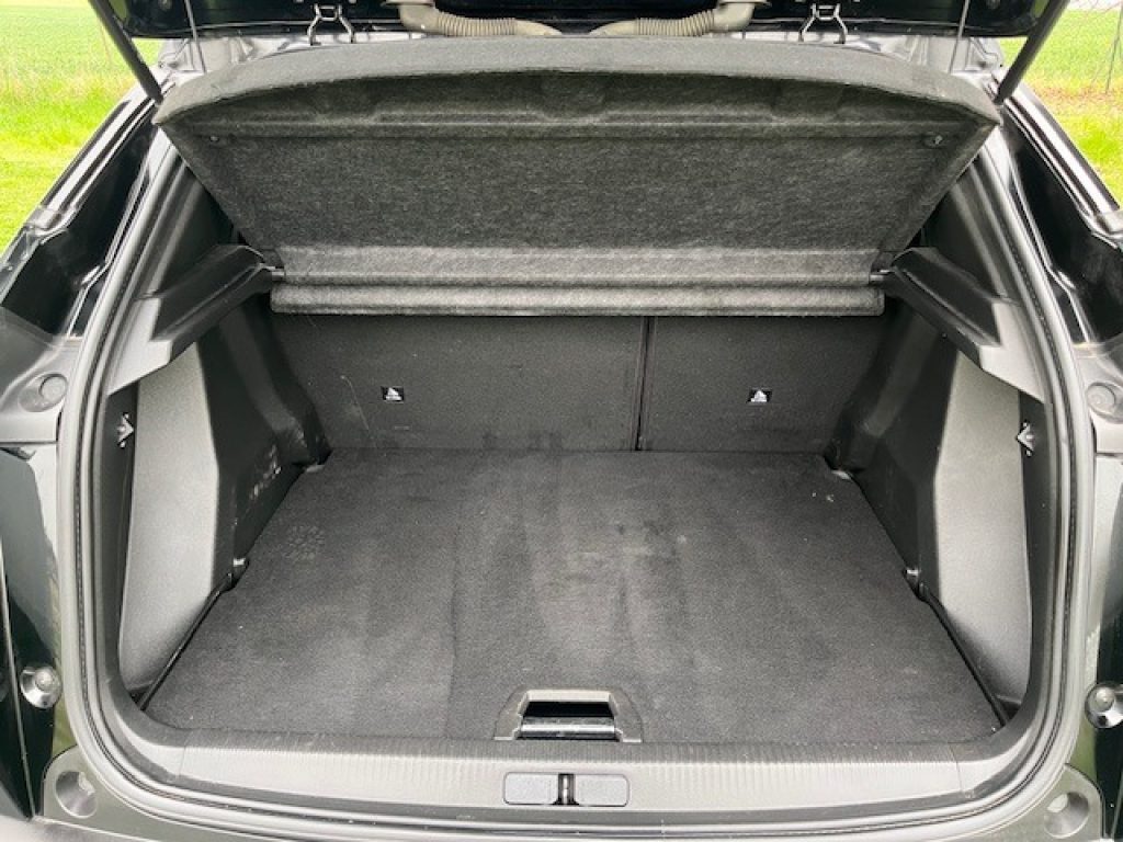 PEUGEOT 2008 BlueHDi 110 S&S Allure Pack - 18