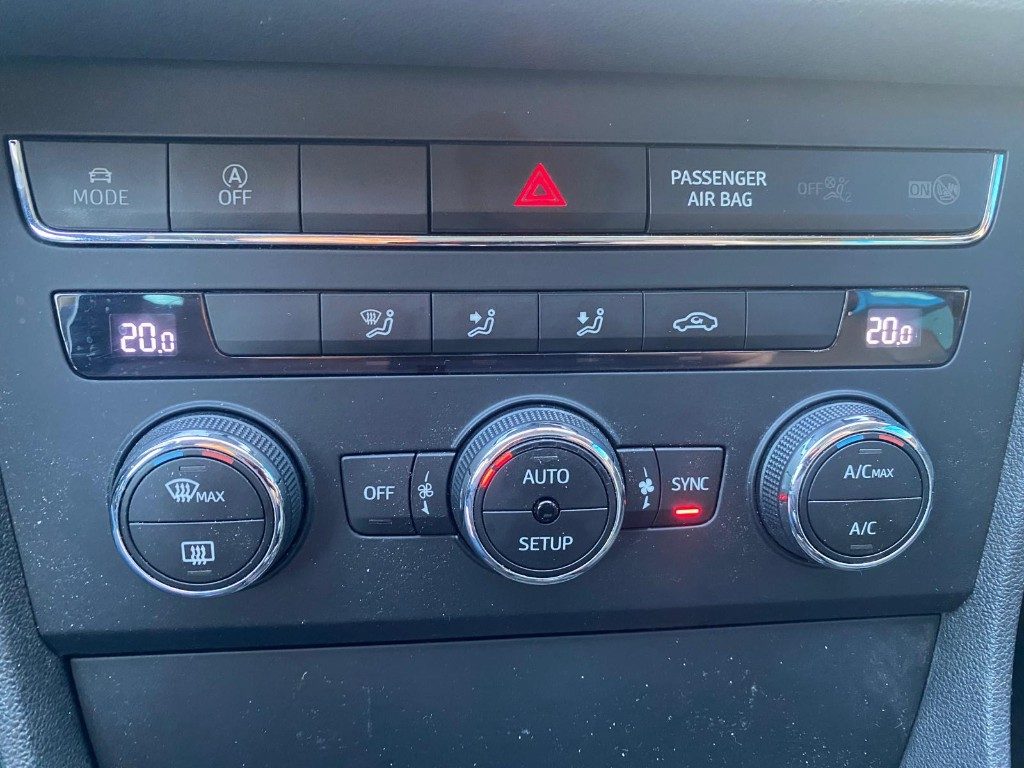 SEAT Leon 2.0 TDI 150 CV 5p. Start/Stop FR - 12